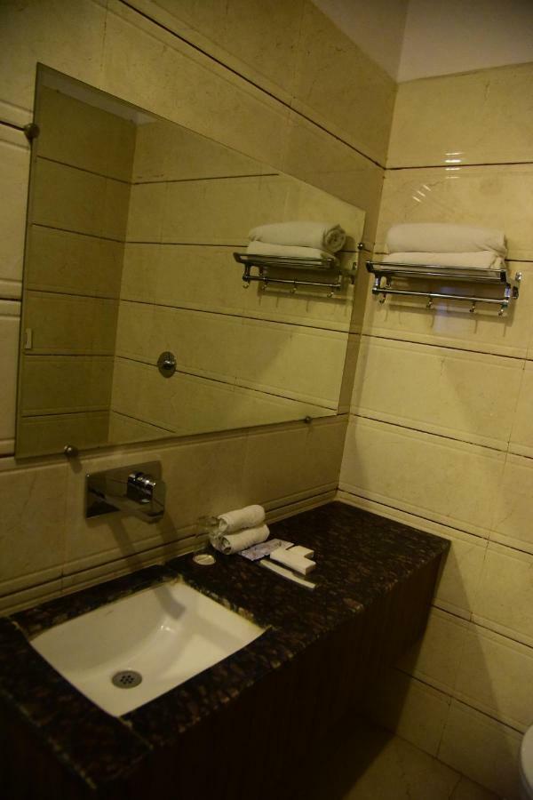 Hotel Ds Inn Amritsar Exterior foto